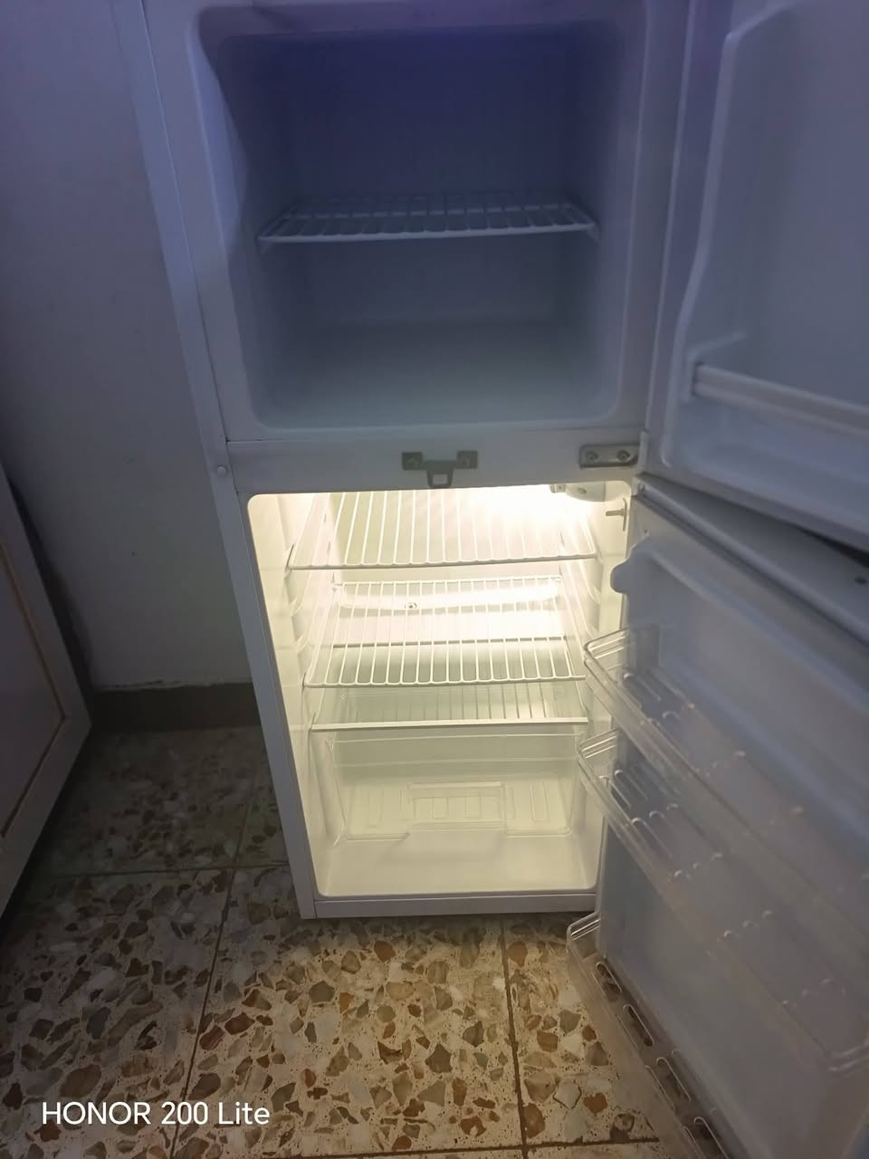 ثلاجه للبيع غير مستعمله سبب معندي مكان 
ماخذته 250 اريدها 150 بغداد الرشيد 
ملاحضه مندوبه اثاث شنو عندك دز خاص سكرين للمنشور


**إذا كنت صاحب هذا الإعلان وتريد حذفه لأي سبب، رجاءا أرسل رسالة إلى الدعم الفني**