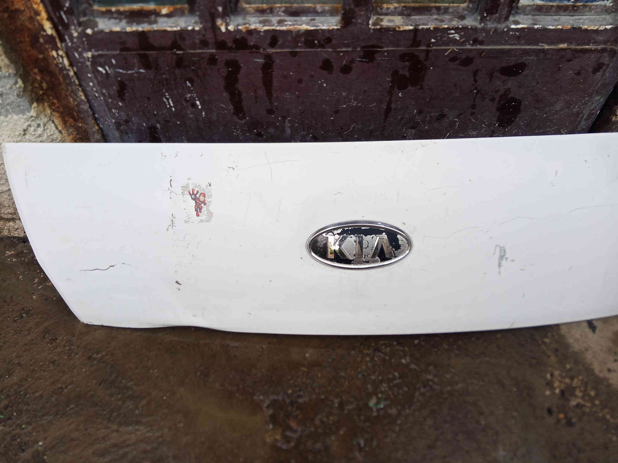 سلام عليكم بيبان 2  مقفلات كاملات هنة وجامهن وبطاينهن مال كية بنكو 3  2700  وبنيد وماصدات وصفاحية  مكان الشعب ***********
