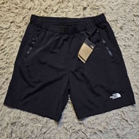 نورث فيس • مقاس M و L • سواد قوي