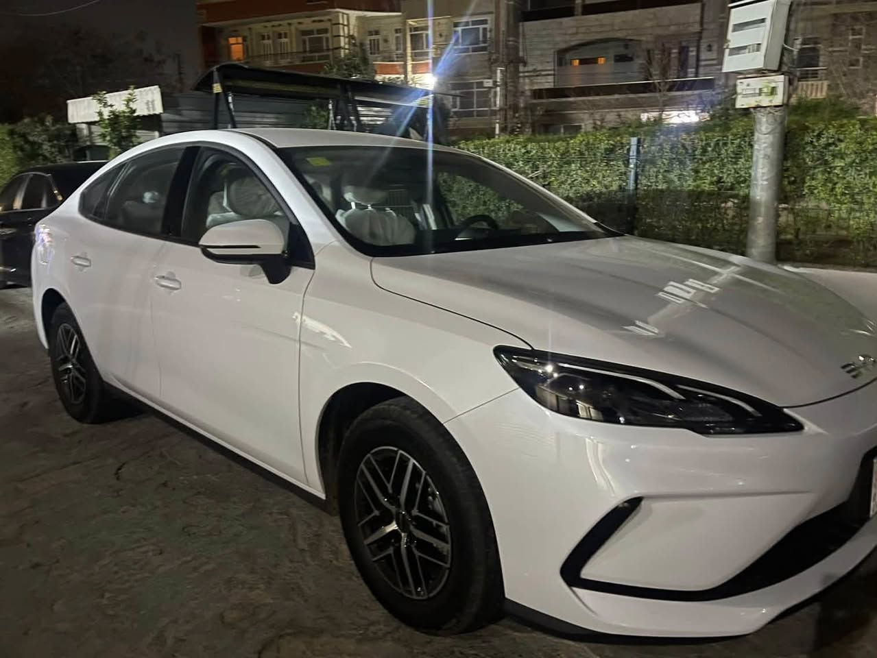 Byd sale 05 هيجي نيه ته نيا 4000 جوار هه زار رويشتوه ره قم هه ولير ويل كروم به ناوي خومانه نرخي 138$مجاليكي كه مي تيدايه موديل 2025 موبايل ***********
