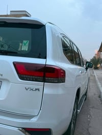 لاندكروز VXR • ٢٠٢٣ • ماشيه ٣٤٠٠٠