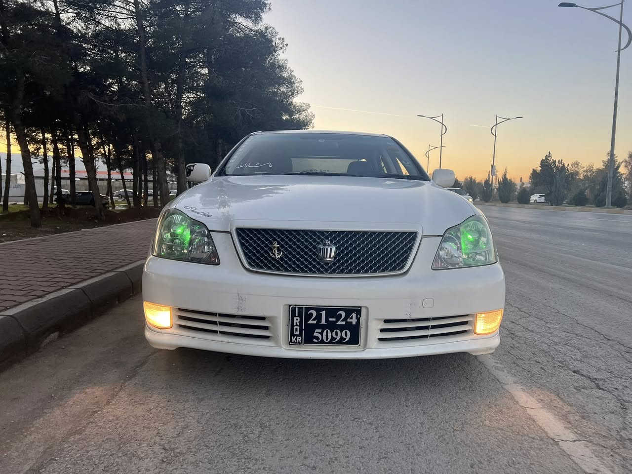 شاهینە ١٨٢ ی بڕاوە 
٤ دوگمەی قەپاتت مواسەفات 
کوشن کارەباو جڵدە 
گێڕو مەکینەی بە شەرتە 
سیمی برێکی بەستراوە 
شوێن :چەمچەماڵ
نرخی ٤٩ گەڵاو مەجالێکی کەم 
***********
واستەپ و فایبەری لە سەرە .
