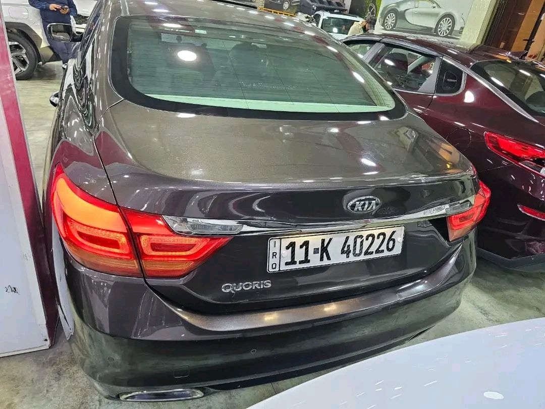 السلام عليكم  
كيا كوريس2014خليجي فئة ثانيه
 رقم بغداد باسمي مداور ثاني يوم 
مكفوله السياره من صبغ  والتبديل بيها بارد مكانات بسيطه وصبغ دعاميه امامية 
محرك 3800 V6
گير 8 نمر كوبرا
الجنطه شفط
بصمه اربع ابواب
ستيرن كهرباء متحرك
ذاكره خزن كشن السائق والستيرن
دبل جام 
لايتات لد  عدسه  ومتحرك 
مري شفط وتنزل عالبگ لرؤيه اوضح
مرايات تعتيم للاضاءة العاليه وهيتر  
حساسات امامي خلفي
فتحه سقف
كشنات جلد تدفئه وتبريد امامي خلفي
كشنات كهرباء امامي خلفي
شاشات عدد 3
تحكم ماوس امامي خلفي
الكشنات الخلفيه VIP 
تبريد 3 قطع
بردات عدد 3 بلاد
ايرباكات عدد 9
سماعات  بلادي  
نضام اوتو هولد
انضمه قياده عدد 4 عادي وايكو وسبورت وثلج
نضام مانع انزلاق ABS
نضام تراكشن كونترول 
مثبت سرعه ورادار تفاعلى
ماشيه 123الف كيلو

السعر 160$
للأستفسار ***********
