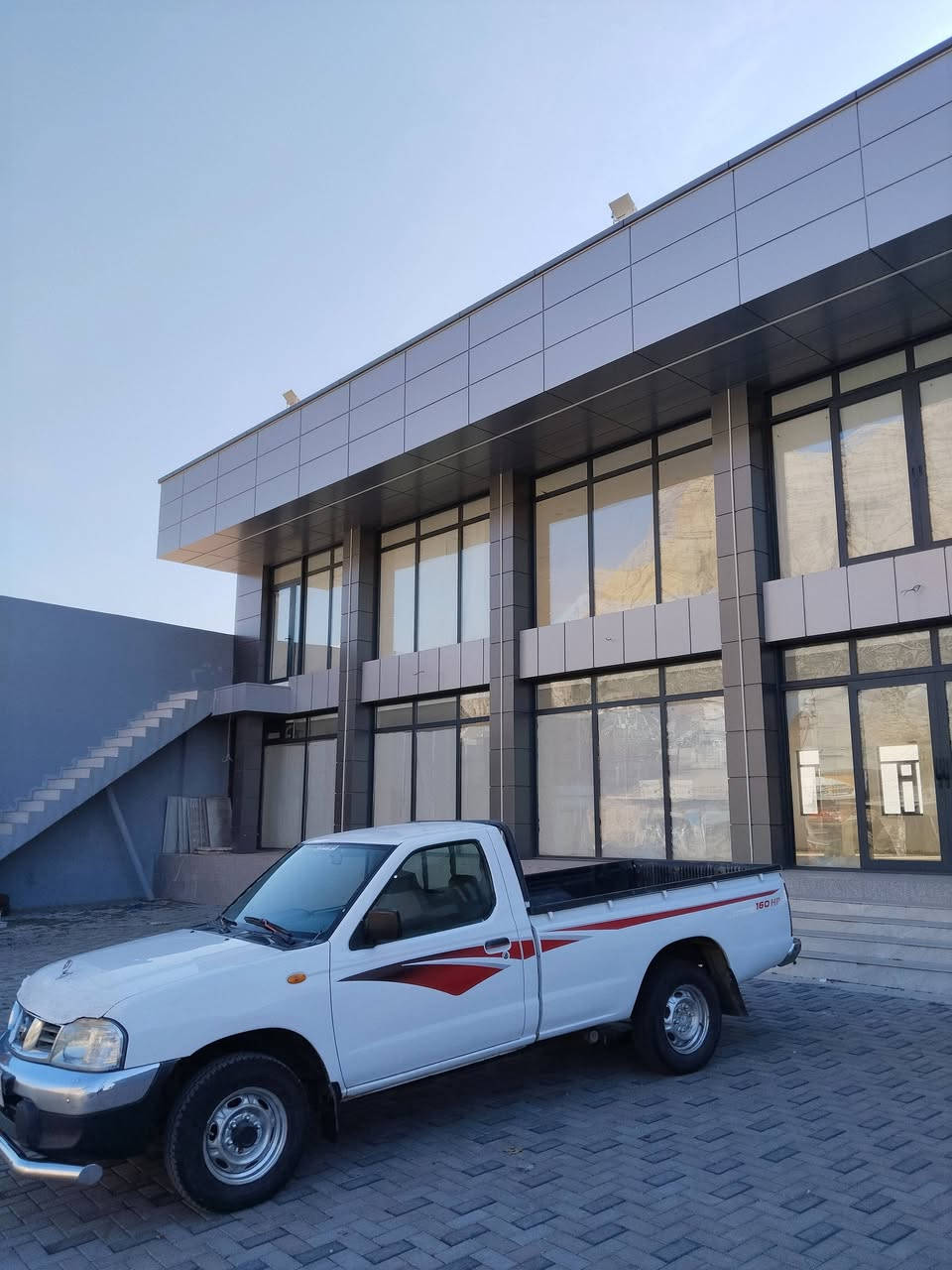 نیسان پیکاب  مۆدیل ۲۰۰٦
مەکینە بەخاخ کامل مەسرەف کراو 
 بێ دەعمو لێدراوی پێشو پشتی زەربەی  نییە
  هەموو گیانی بەشەرتی ۱۰۰ فیتەر 
بێ بۆیاخ بەس تەنها کارت کاری هەیە 
٤ تایەو ویلی لۆکی لەسەرە
سەنەوی هەتا ۲۰۲۹ تازەیە 
تەحویلو غەرامەی بەشەرت 
سعری ۹۷ گەڵاو مەجال 
شوێن سەیدسادق 
***********
***********
جوابی کۆمێنتو نامە نادەمەوە مشتەریت تەلەفون بکە
ئەدمین💙
