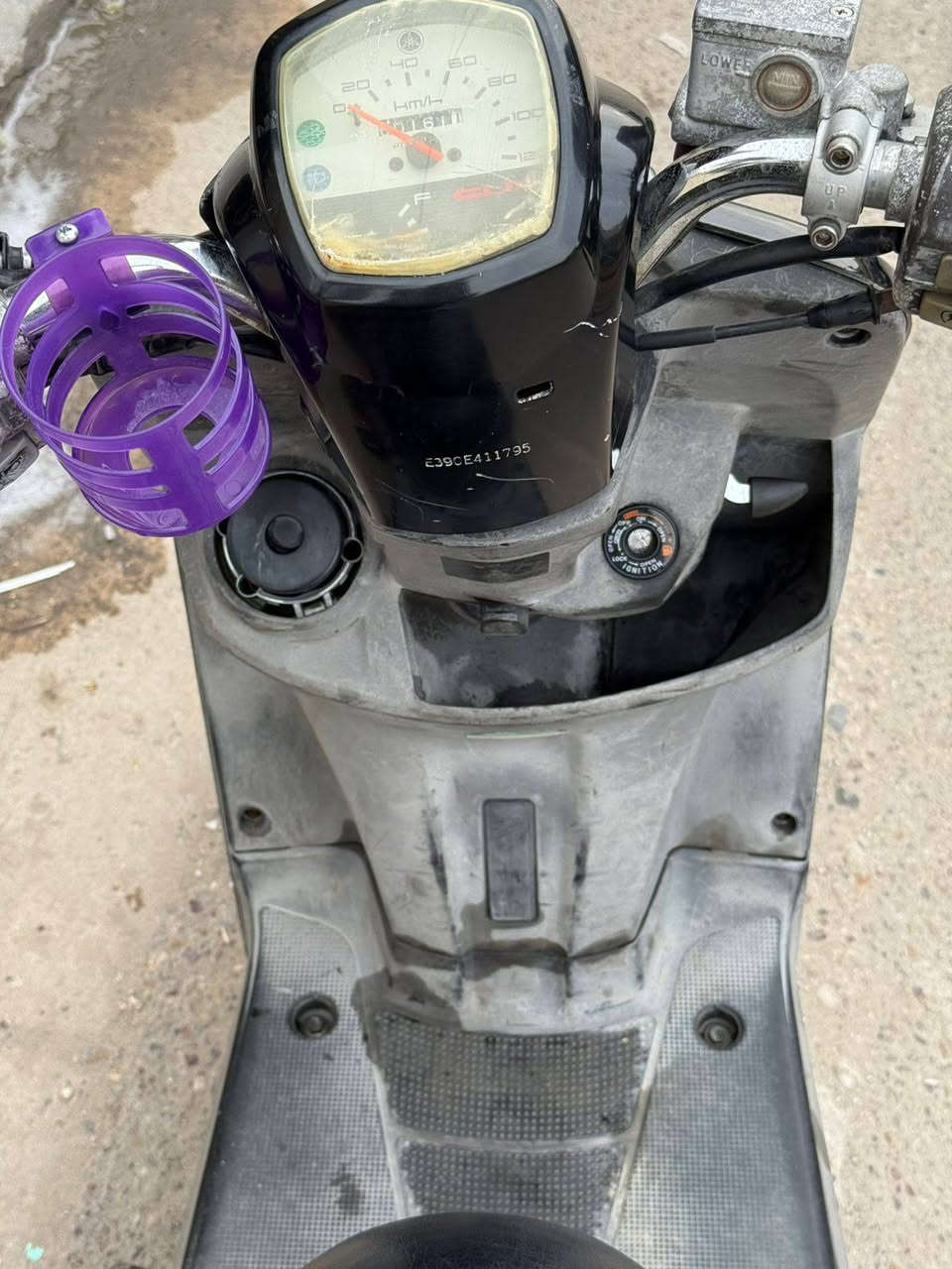 سلام عليكم شباب ماكس بوليس دراجه نكره سلف شعله و معدل مكينه ناعمه و كابريتر نضيف تجي و تشوف  بيه ضربه بالكفر الأمامي جوه الاشاره و يحتاج عرموطه  فقط الشراي يتصل 
العنوان بياع 
العسر 650 و بيها مجال بسيط 
الرقم ***********
