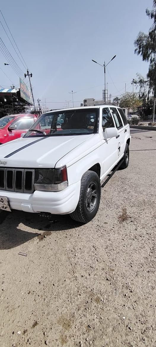 جيب شيروكي موديل ٩٦ للبيع سياره خير من الله كامله ٨ سلندر كير ومكينه بلادي كهربائيات كلهه شغاله حداديه ٨٠ /١٠٠ التحويل شوكت متريد
العنوان ديالئ بعقوبه كلشي متصرف عليهه عده صدرهه 
***********
السعر ٥٦ وبيها مجال
