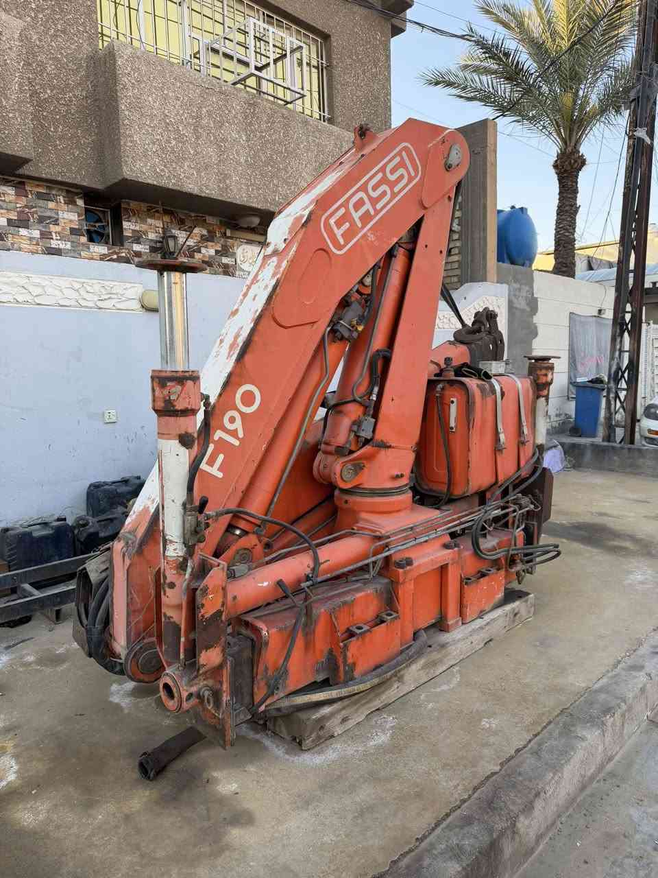 ‏السلام عليكم للبيع كرين فاسي حجم 190 أربع سلايتات ريمونت كنترول المكان بغداد رقم الهاتف ***********
