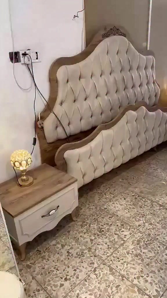 ✨ غرفة تركي كانتري الاصلي 10 قطع✨
 ضهر بلوك سرير مخزن
✨ نظافة 95 /💯
سعر/ مليون و300 
🚚 شد ونقل مجاني داخل بغداد
📦 توصيل للمحافظات بكروه


**إذا كنت صاحب هذا الإعلان وتريد حذفه لأي سبب، رجاءا أرسل رسالة إلى الدعم الفني**