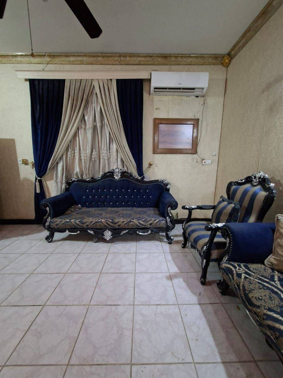 🏛️  بيت للايجار  🏛️
في البراضعيه طابقين موقع ممتاز

يحتوي خمس غرف منام صاله

مطبخ صحيات استقبال كراج

سعر الايجار مليون وربع 
***********
