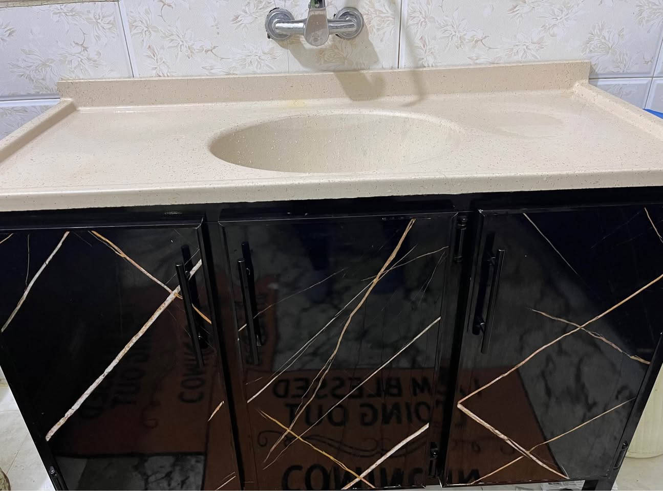 للبيع كاونتر ٣ قطع 
نضيف كلش 
سنك متر ونص مرمر 
وكاونتر وملحق مترونص 
السعر١٩٠ بي مجال مكاني خانقين خناقين, ديالى


**إذا كنت صاحب هذا الإعلان وتريد حذفه لأي سبب، رجاءا أرسل رسالة إلى الدعم الفني**