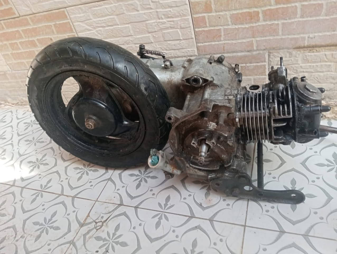 مكينه ماكس 49 بلاد مامفتوحه شغاله 
ابيعك كوم حديد 75 قفلها بدون مداهر
واتساب ***********
