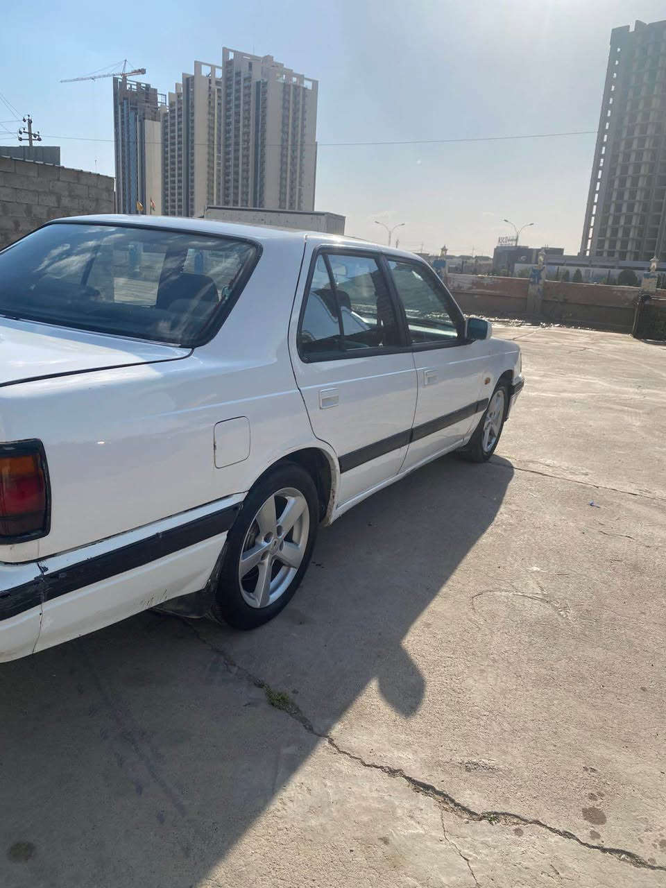مازداي ٩٢٩ موديل ١٩٩٠ سةيارةيةكي زور جوانة تازة ماوةتةوة  ناوو دةري زور جوانة  گير و مةكينةو كارةباياتي بةشةرت تةبريد ساردوو گةرم بةشةرت  گيري لؤك هاويشترايتة سةر  هةموو شتي بةشةرت سةيارةكة وةقةم هةوليرة  بةناو كردني بةشةرت   سعريشي داواي ٣٧ وةرةقةو كةميك مةجال   
رةقةم تةلةفون : *********** Singapore
