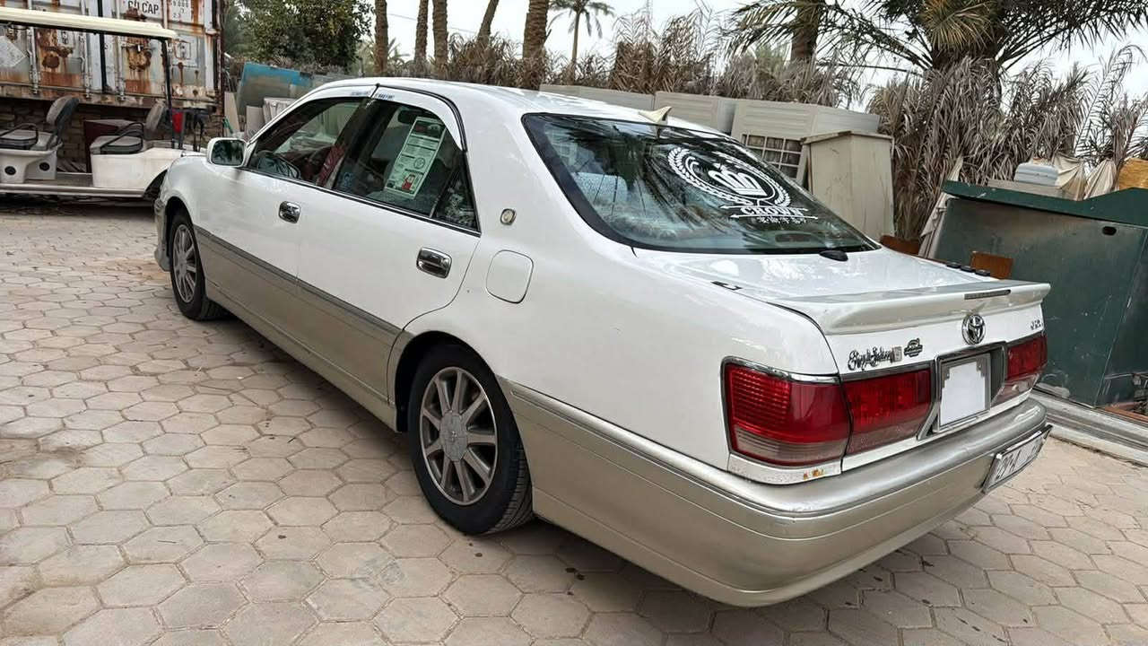 سلام عليكم من رخصة آدمن الكروب
سياره ملكه كراون جديده بمعنه الكلمه موديل 2004 رقم دولي ورقهما مميز حادثها الجاملغ الخلفي بس وصبغ عام الجماليه 
مواصفات 3 دكم 
تبريد ثلج
تخم تاير جديد 
حداديه جديده 
محرك ففتي2500 بلاد 
شاصي 71
غرفتها تخبل 
سنويه جديده 
سياره باسمي مداور ثاني يوم 
مالت الله سياره مال جناي 
السعر 135 وبيها مجال حك الجيه 
ما متواجد عل خاص 
الرقم ***********
