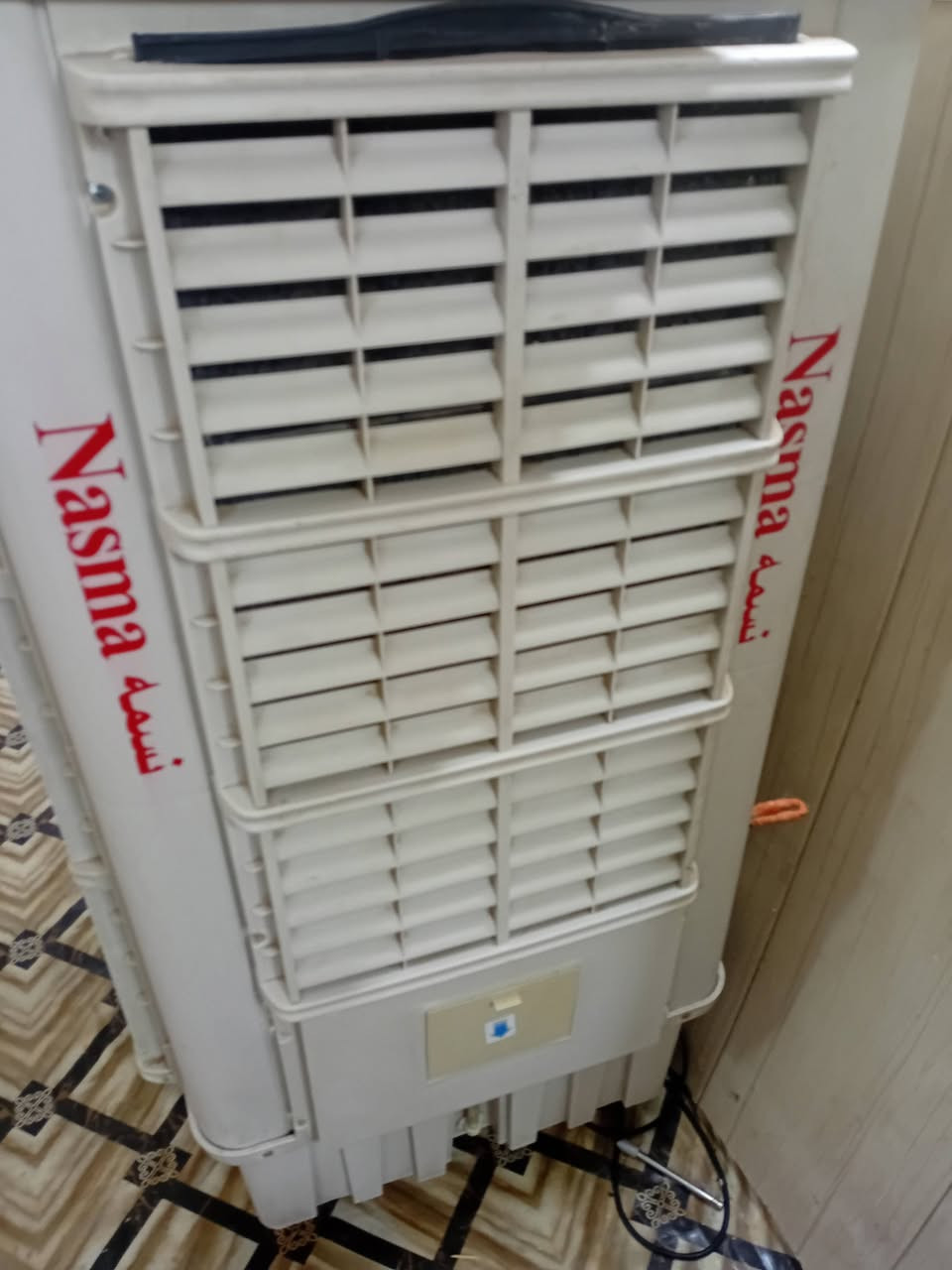 مبرده جبيره ارتفاع مترين وعرض متر مستعجل ع بيعته نوعيه اصليه نسمه بعدهي جديده  مبدل بيه سويج تحكم فقط مثل مامضح بل صوره مستعجل ع بيعته ب 350 وبيه مجال وماكو هيج سعر  رقم الهاتف واتساب فقط  ***********
