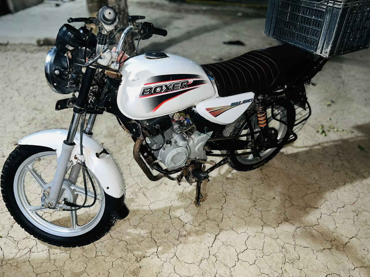 دراجه بوكسر هندي للبيع كلك اوراق ضايعه دراجه شغاله المكان بابل الكفل رقم صاحب الدراجه  ***********
