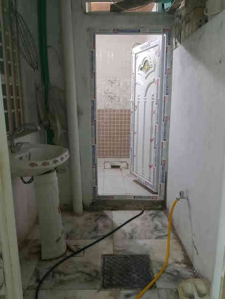 بيت 150 متر . طابقين
النجف . مقابل قريه الغدير . عمود 327 مقابل مياه نبع العتبه.  رقم الشارع 15
السعر 95 مليون وبيه مجال 
***********
***********
***********
