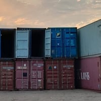 للبيع حاويات ١٢ متر السعر ع اتصال توجد توصيل لجميع المحافظات للاستفسار...