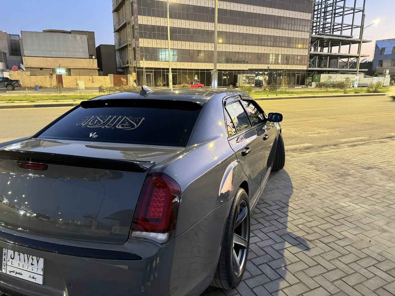 السلام عليكم ورحمه بيع مستعجل اوباما هيمي ٨ سلندر اسمنتيه حادثهه بنيد وجاملغ والثاني نفسه بي شبر او شبرين صبغ السياره جاهزه من كلشي تاخذهه ربع دينار ماتصرف عليهه تخم تايرات جديد حداديه وره وكدام باتري جديد لايتات جديد كلشي السياره بيهه مبدل وجديد رقم بغداد بأسمي رقم الجديد هزه داخله وكلشي مكمل سنويتهه تنتهي بل ٣٠ سعر مال بيع 250 وبيهه مجال جدا بسيط اكرر بيع مستعجل وهاذه رقمي ***********
