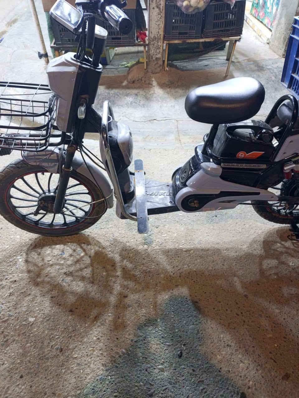 دراجة شحن نضافة فول جديدة ما مستعمل هواي 5 بطاريات سعر 350 وبيها مجال مكان ديالى الوجيهية


**إذا كنت صاحب هذا الإعلان وتريد حذفه لأي سبب، رجاءا أرسل رسالة إلى الدعم الفني**