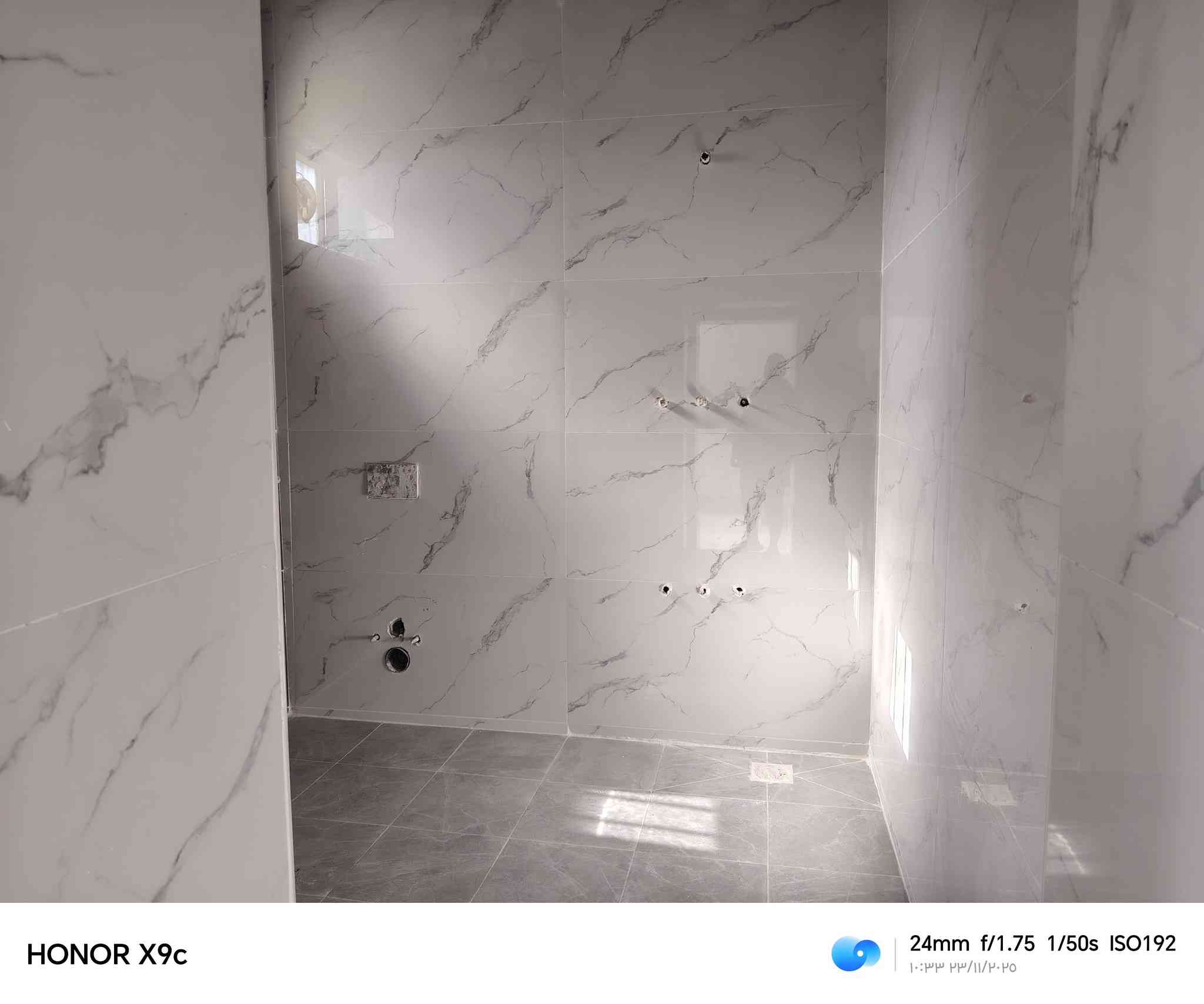 بيت للبيع المساحه ٣٧٥ حي الجامعة خلف المفوضية المجمع القريب حي الصناعي بسمي زراعي الاتصال على الرقم ***********
