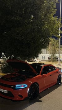 دوج جارجر 2020 لون برتقالي DAYTONA 6.4 🔸فتحه  🔸رقم بغداد  🔸مكينه 6.4  ...