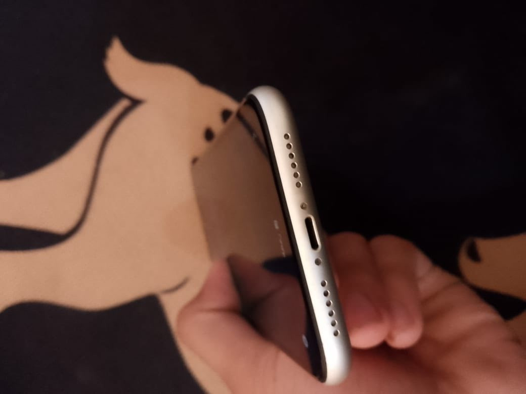 ايفون 11 عادي للبيع سعر 230 مستبدل شاشه اصليه من جهاز ثاني 3 خيارات وبطاريه 81 ذاكره 128 كلشي شغال فقط فيس ايدي متوقف مكاني بغداد غزاليه واتساب فقط ***********
