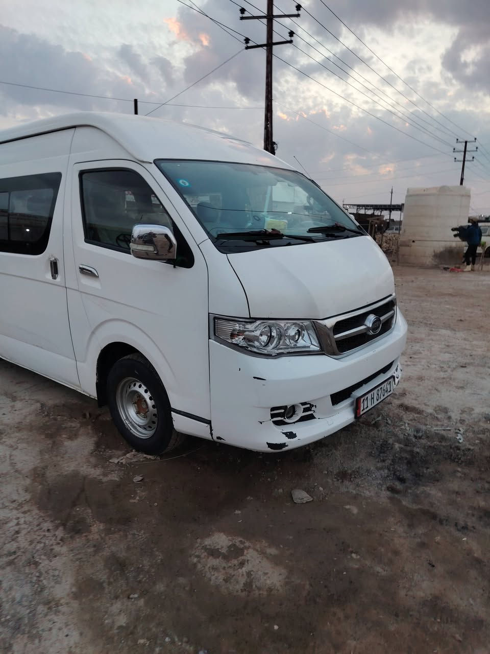 سلام عليكم هايكر 2017 سياره كفاله بيهه بس هاي بل جنطه وبيهه هاذ الشخط بل طويله تبريد منضومه جديده كير اكسن ميكنه تخم تاير كله جديد استفسار *********** السعر 135  وبيهه مجال
