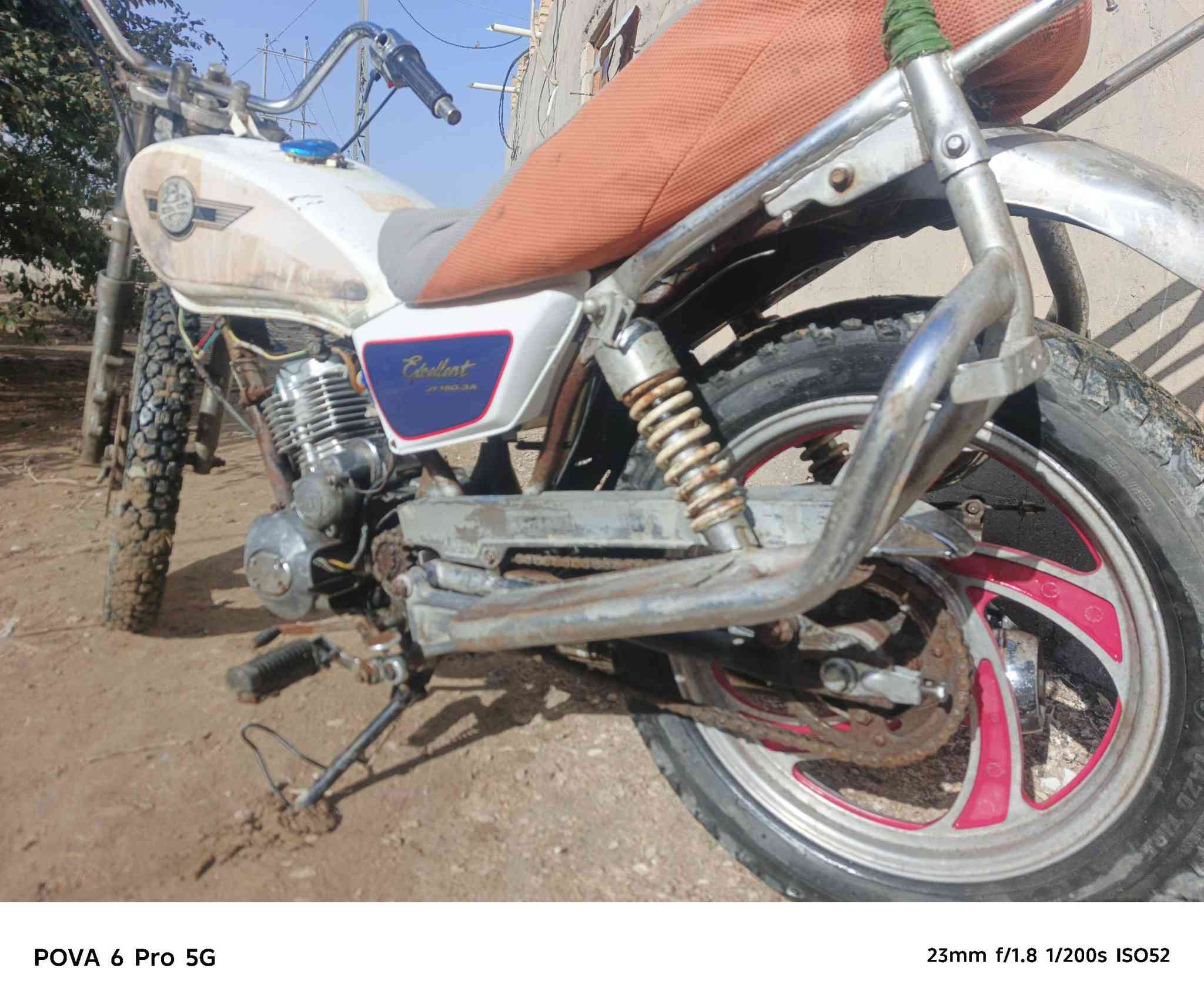 دراجه جوندا محرك ممتاز سرعه ومعدل
شغاله على حسب الأصول 
طخم تاير جديد كلشش
نقصها دبلات كدام فقط/ سيد دخيل ناصريه
***********
