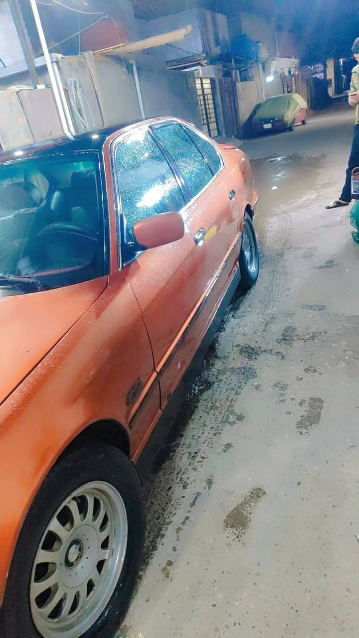 سلام عليكم بي ام مديل 90 كير ومحرك حاويه حجم 25تخم تاير كهربائية كلها شغاله تبريد عوزه بس كنبريسر تحويل مباشر رقم بغداد مكان سياره بغداد سعر 48بيها مجال حك جيه ***********
