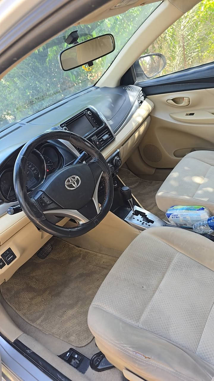 سلام عليكم 
تيوتا يارس موديل 2014 خليجي ماشيه ١٤٥ كيلو كير محرك مكفولات بيها صبغ باب عكس سايق ومباوك شبر من جاملغ بيها جراد بلقنارة وبنيد اثر مال فابلون  شرط فحص سيارة بيها تايرات جدد خليجية داخل اصفر سيارة سنويه بسم صديقي تريد وكالة او تحويل مكان سيارة بغداد دورة 
السعر ٩٠  للاتصال ***********
***********
