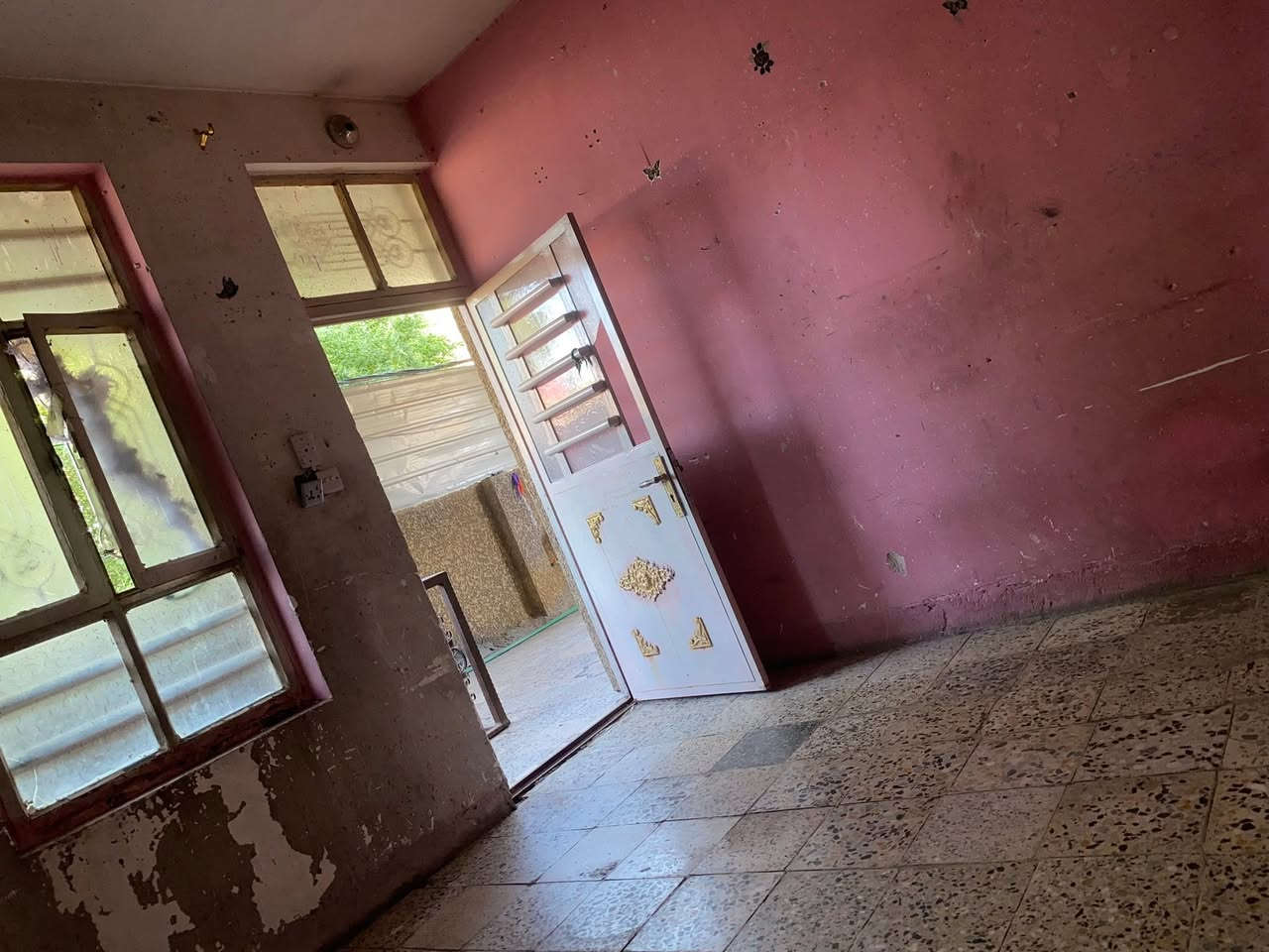 السلام عليكم
مشتمل مشتمل للايجار السعر ٢٥٠ الف
قطاع ٧٩
التفاصيل
الطابق الارضي فقط مطبخ وصحيات مشترك ودرج
الطابق الثاني غرفتين 

انترنيت متوفر مستمر كل فترة الايجار 
ماطور مي متوفر
خزان مي متوفر
كهرباء وطني متوفر
مولد سحب متوفر ( الواير + جوزة ) 
بناء نضيف

تنويه ‼️‼️ مطلوب عائلة صغيرة ‼️

الرقم  ***********
