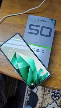 انفنكس نوت 50 • ٢٥٦ • شاحن لاسلكي