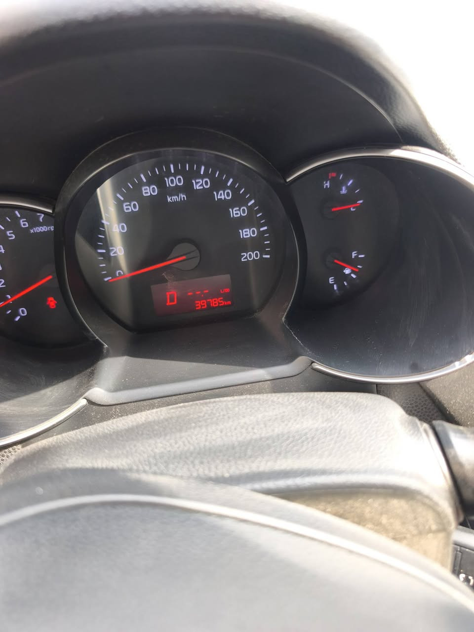 بيكانتو 2016 خليجي ماشية 39 الف سيارة مال بيت مكفولة من الصبغ والمحرك والكير والكهربائيات سيارة جديدة 
بيها طخات بسيطة 
السعر 105 وبيها مجال
واتس ***********
