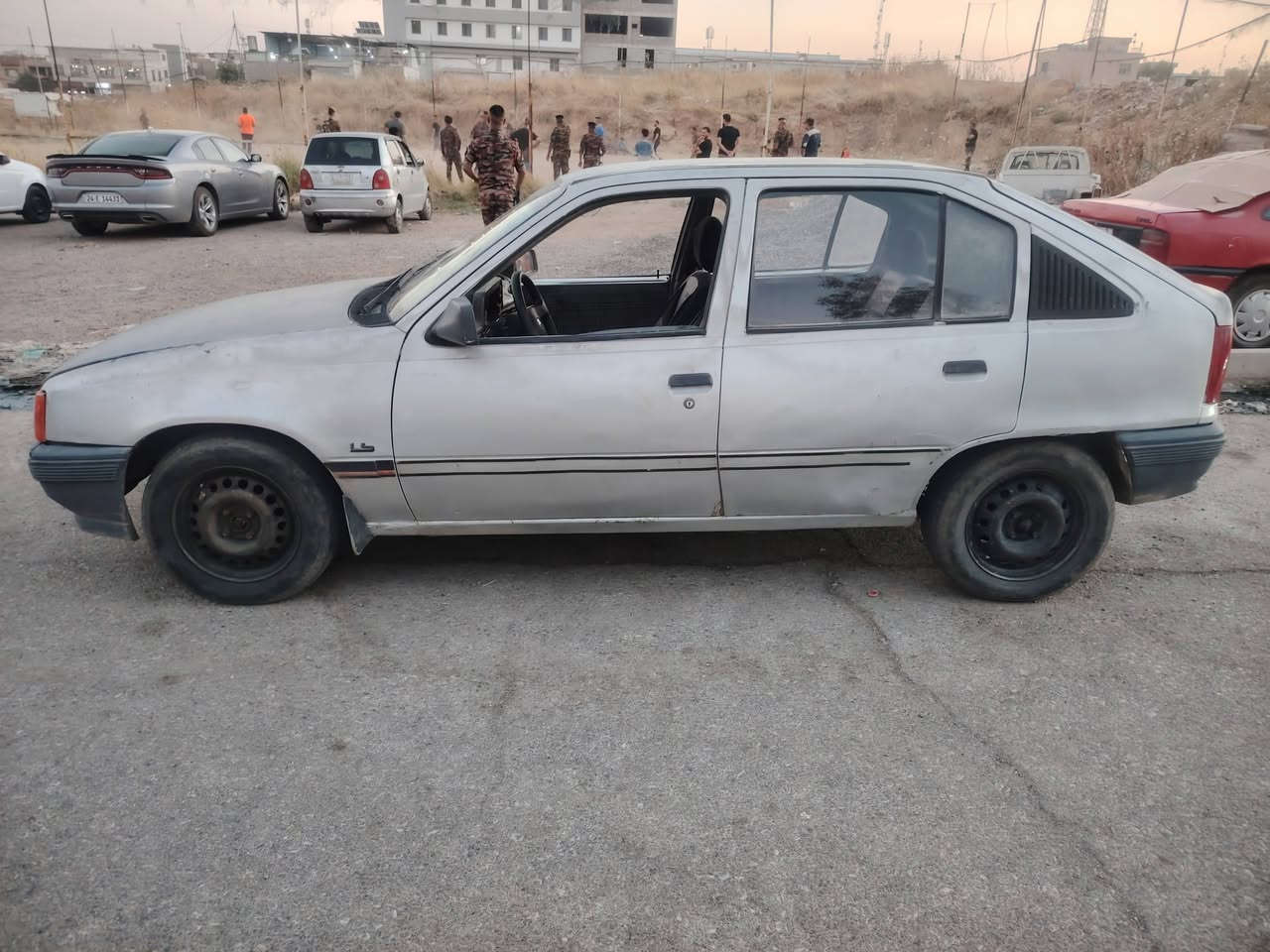 كاديت موديل ١٩٩١ حجم ١٦ مكينه كير شرط رقم دولي هزه جديده شرط التحويل السعر 18$للتواصل *********** مكان سياره موصل الجانب الايسر حي السكر
