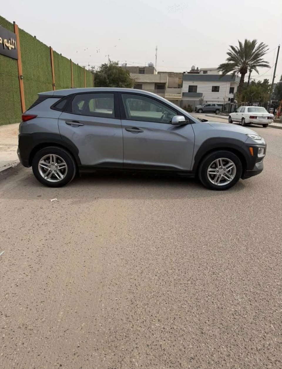 السلام عليكم اخوان هونداي كونا للبيع AWD 2021
ضررها واضح شبر بالصندوق صبغ وشبر بالجاملغ الخلفي وشويه بالباب والباقي مكفول من الصبغ بشرط السياره جديده ومال بيت و صور ضرر موجوده مع صور ايرباكات كل سليم
حجر بيئة بلادي شركة
مواصفات
شاشة كبير
كاميرا 
رادار
ويل كب
لايتات ليد
تحديد المسار
تحديد السرعة
نظام سبورت
نظام ايكو
دبل اكسل AWD
بلاجكتور
سعر $134 
للاستفسار الاتصال ع الرقم *********** 
مكان السياره بغداد اليرموك الاربع شوارع
