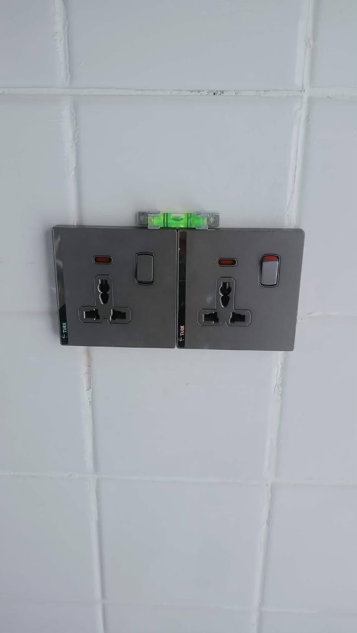 اصطه تسيس كهربا عام محلات عمارات  شقل فول وكدام العين ربط وطني ربط مولد وبسعر مناسب شقل بضمان ***********
