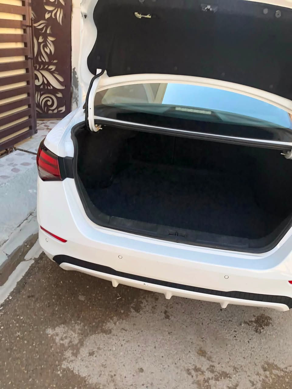 السلام عليكم للبيع سنترا موديل ٢٥ ماشية ١٧ الف مواصفات sv دخول جديد بأسمي ضرر بنيد فقط بدون شواصي ولالغد وجتي من امريكا صبغ باب الصدر بدون حادث يعني قطعتين للبيع سعر 130$ للتواصل ***********

