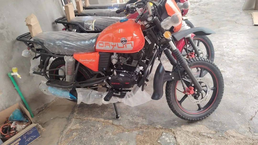 السلام عليكم يوجد دراجات ديوان اسعار مناسبه جبلي وكلاسك رقم بدون رقم كميه مفتوحه انتصل ودلل *********** موديل ٢٦ موديل ٢٥
