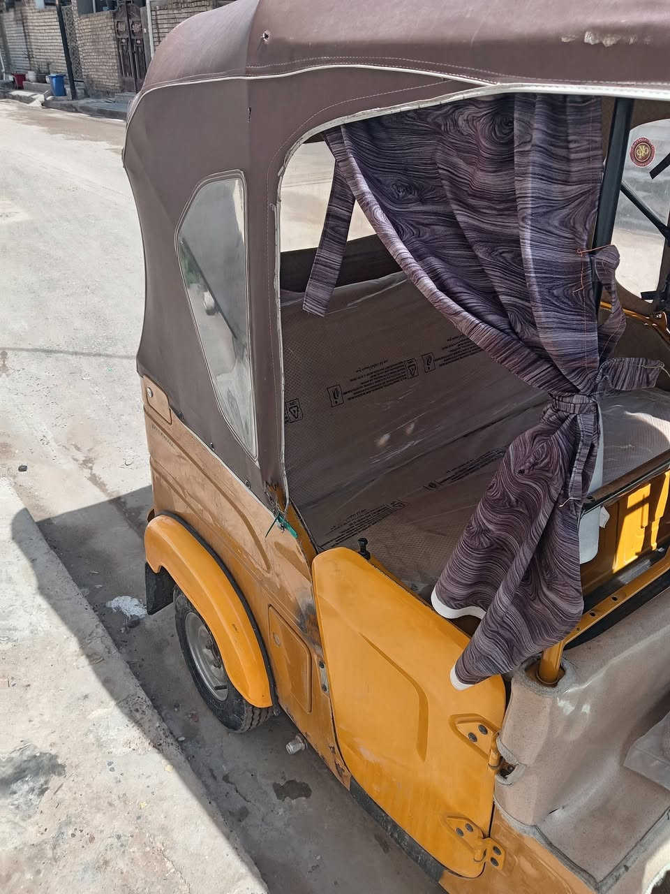 سلام عليكم تكتك 21شهر 3
اوراق الغبور القلم كامله 

تكتك نضيفه وتعبان عليه بس يم بكلايت شبر ومرشوش ومحرك بس بوشه وبستم بدل وشركه والله 

من تخم تاير من دوشمه

مكاني بغداد حي اور 

***********

رايده ب7
