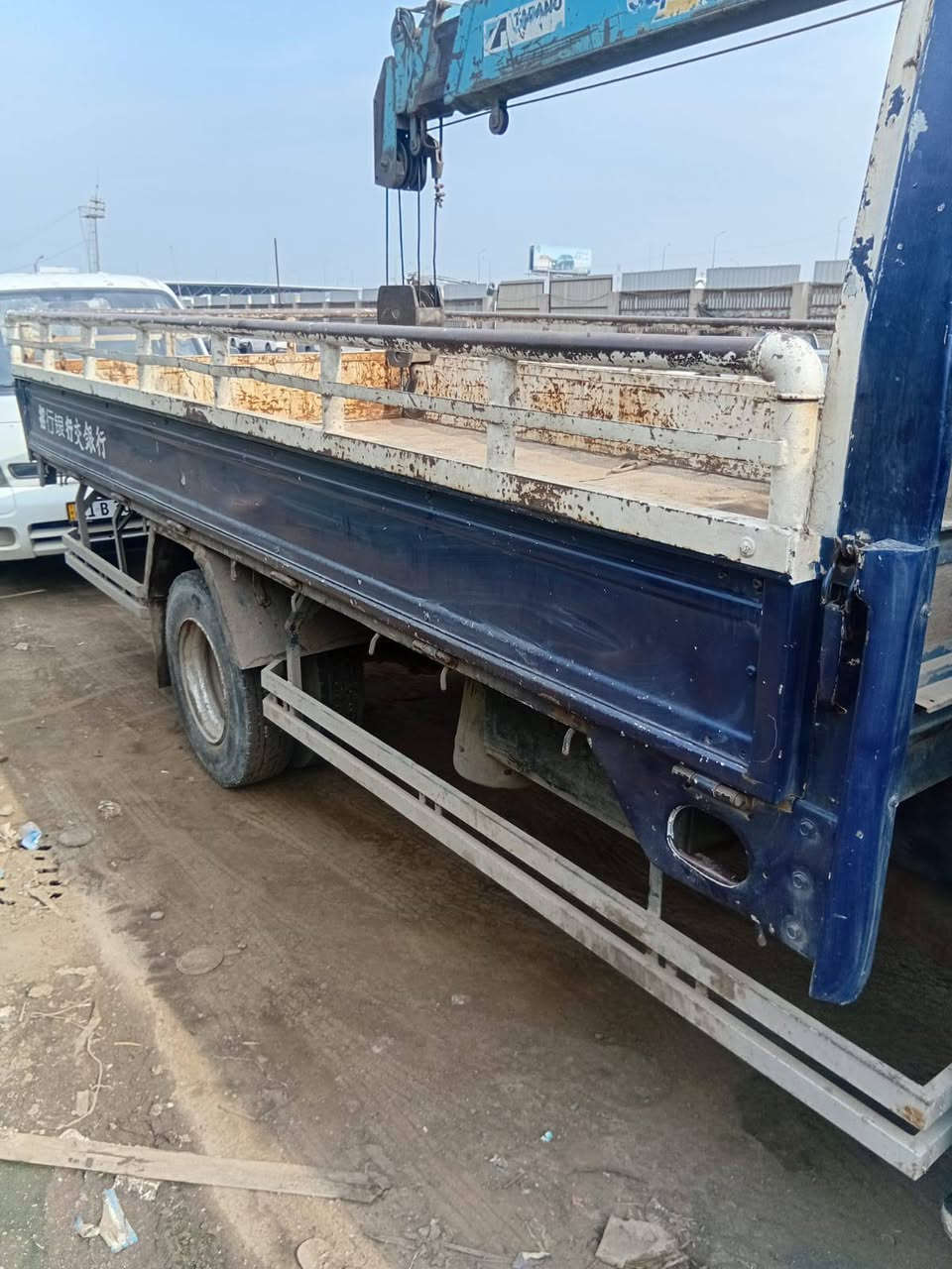 السلام عليكم
كنتر للبيع مديل 94 كرين بلسنويه 
طوله 5متر بلاد 6ستد 
علماً انو السياره تباع بدون كرين 
فقط لبدي مع سياره
مكان سياره بغداد رقمه بغداد بسمنه 
‏0770 928 5608‏
السعر 120 وبيه مجال
التحويل مباشر
