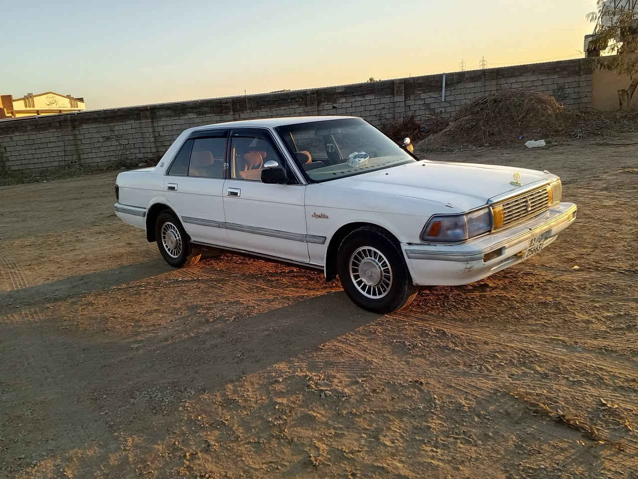 اسلام عليكم
للبيع سيدان  سنويه ل 2030 شرط التحويل موديل  1989  تدفئه تبريد شغاله حت السبلت يشتغل محرك كير شرط صدر تايرات جدد كهربائيات كلها شغاله سياره نضيفه وجاهزه مال جناي صبغ قطعتين فقط السعر 58 وبيها مجال
***********
