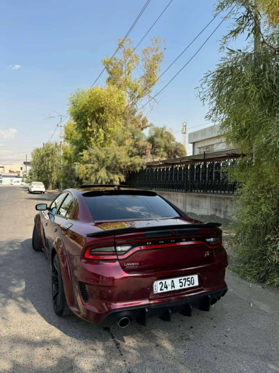 السلام عليكم 
سكات باك وايد بدي اصل 
لون كرزي مميز 
فول ما عدا الرادار 
مشي 40 ميل 
كفاله محرك و كير و شاصي 
سياره ستوك علا وضع الشركه 
السعر 34 الف و بيها مجال
***********
