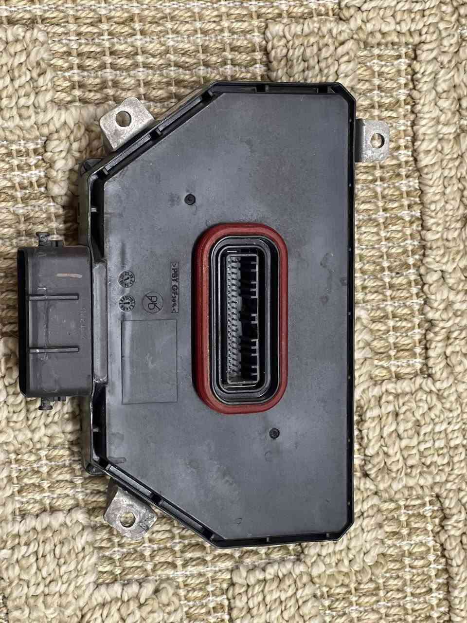 للبيع محولة لايت جهه يمين جنسز G80 
2023 
اصلي وكالة امريكي
***********
