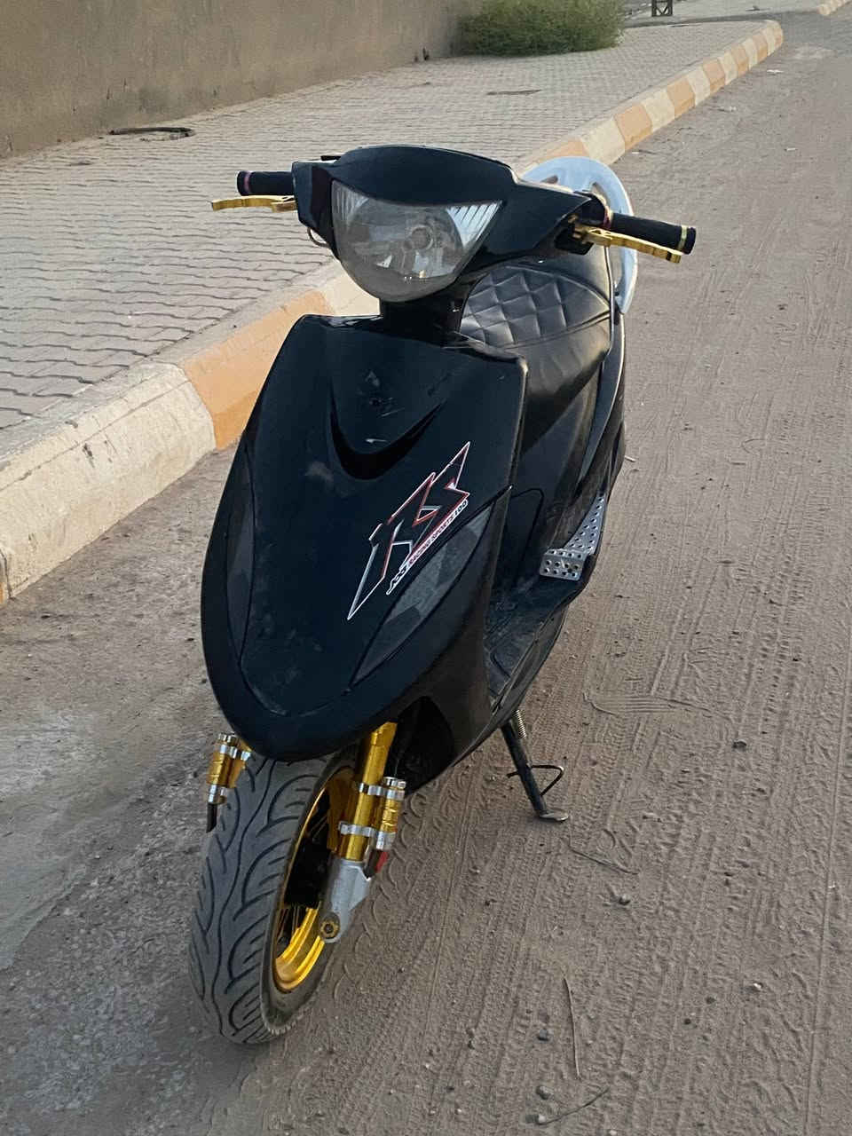 السلام عليكم
للبيع ماكس عدله مزوده تزويد خارجي وصالصنه رياضي ويل نجمه رياضي دبلات رياضي بريك امامي دسك بيهه ادامه كلجات وكلج خلفي جديد تشتغل سلف نكره وهندر جاهزه ع اخير 
مكاني بابل جبله
السعر450
***********
