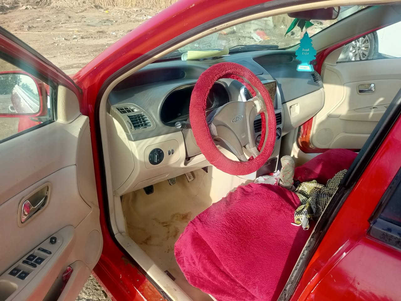 سلام عليكم من رخصت الدمن شيري فلوين 2013 جاهزه من كولشي وحلوه تخم تأير ويل كب مكينه وكير تبريد شاشه يعني كبل وين ماعجبك اترايهالسعر 30 ودلون ارخص سياره
***********
