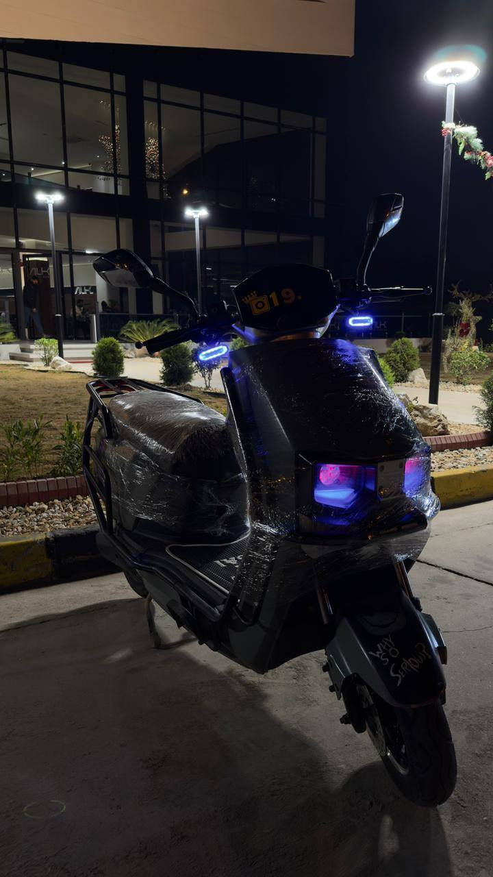 ماطور دراكون درع
بطارية 6 مسطرة دبل 

ماطور حيل نضيف 

بي نضام R 

شرط شخط ما بي 

الشحنه يمشيك تقريبا 70k  

بي دبل يشاره

بي عالي وناصي العالي كلش حلو والناصي هم حلو 

بي زيون بل عيون 

سعر 650وبي مجال 

التواصل والاستفسار ***********

بي واتساب 

ابيعك كلو شرط
سكني موصل ايسر حي القدس
🏍🖤🖤
