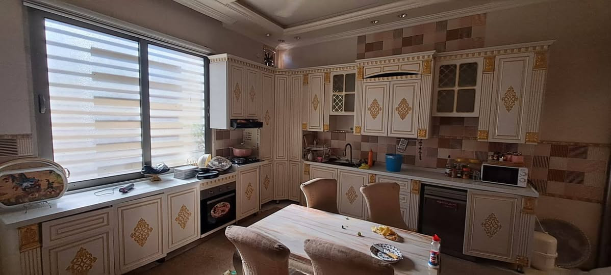 سلام عليكم  
‏
كاونتر كامل مع ملحقاته
داخل المنيوم 
+مرمر كوارتز 
سعر650 +رقمي‏‪***********‬‏
