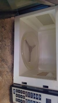 مايكرويف ماركة continental مستعمل نظافة 95% المشكلة الوحيد الي بي ما ي...