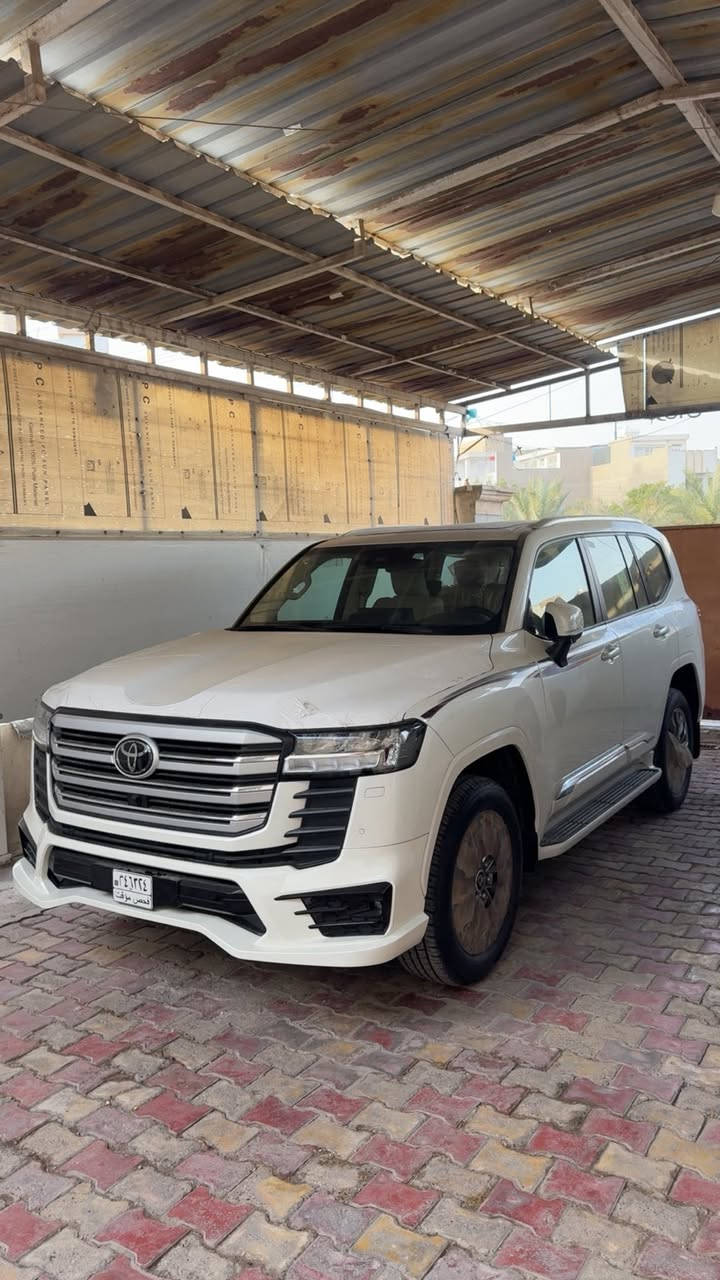 السلام عليكم لاند كروز 2025 زيرو
السياره رقم بغداد بأسمي تحويل ثاني يوم 
السياره زيرو مكفوله من كلشي وبعدهي على وضع الشركه السياره فول للاخير 
عداد دجتل 
كامره 360 
رادار امامي 
مانع تصدام امامي خلفي 
رادار بل مري 
بيبان شفط 
فتحه سقف 
مري قلاب 
مقاعد اماميه تدفئه تبريد
شاشات خلفيه 
وبعد بيهه هواي مواصفات معروفه
سعرهه 790$ 
مكان السياره بغداد البلديات رقمي ***********
