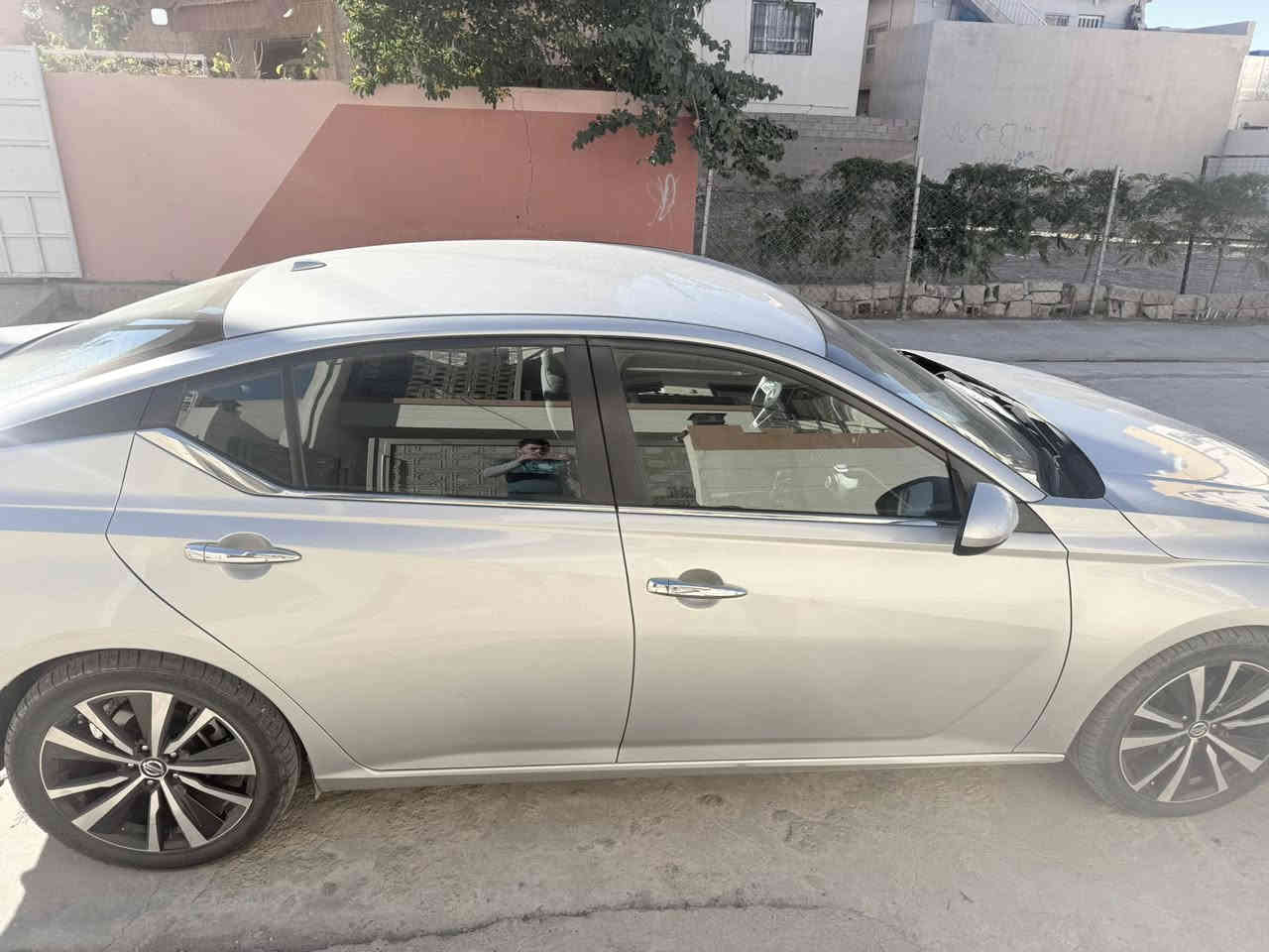 نيسان التيما 22 SV سعر 157 مكان السيارة كركوك سنوية جديده ودفتر بانزين التفاصيل ع خاص او الاتصال ***********
